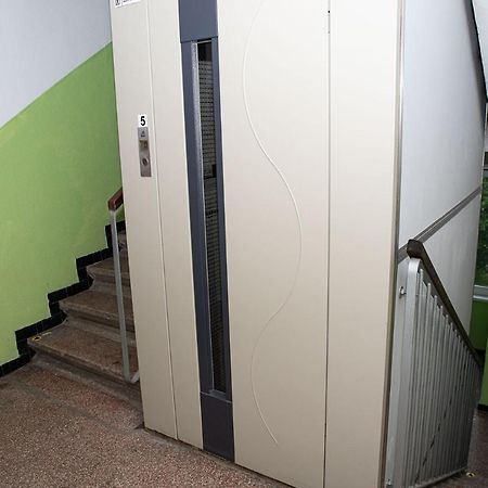 Lovely One Bedroom Apartment Nové Zámky Exteriör bild