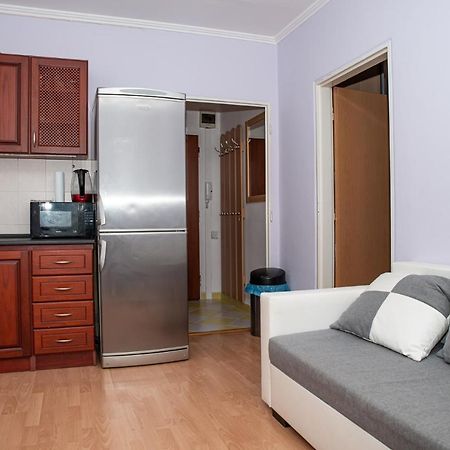 Lovely One Bedroom Apartment Nové Zámky Exteriör bild