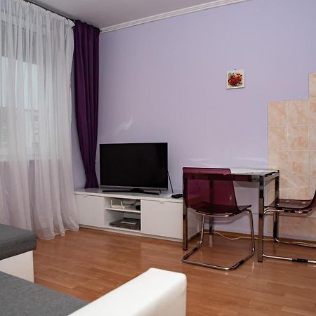Lovely One Bedroom Apartment Nové Zámky Exteriör bild