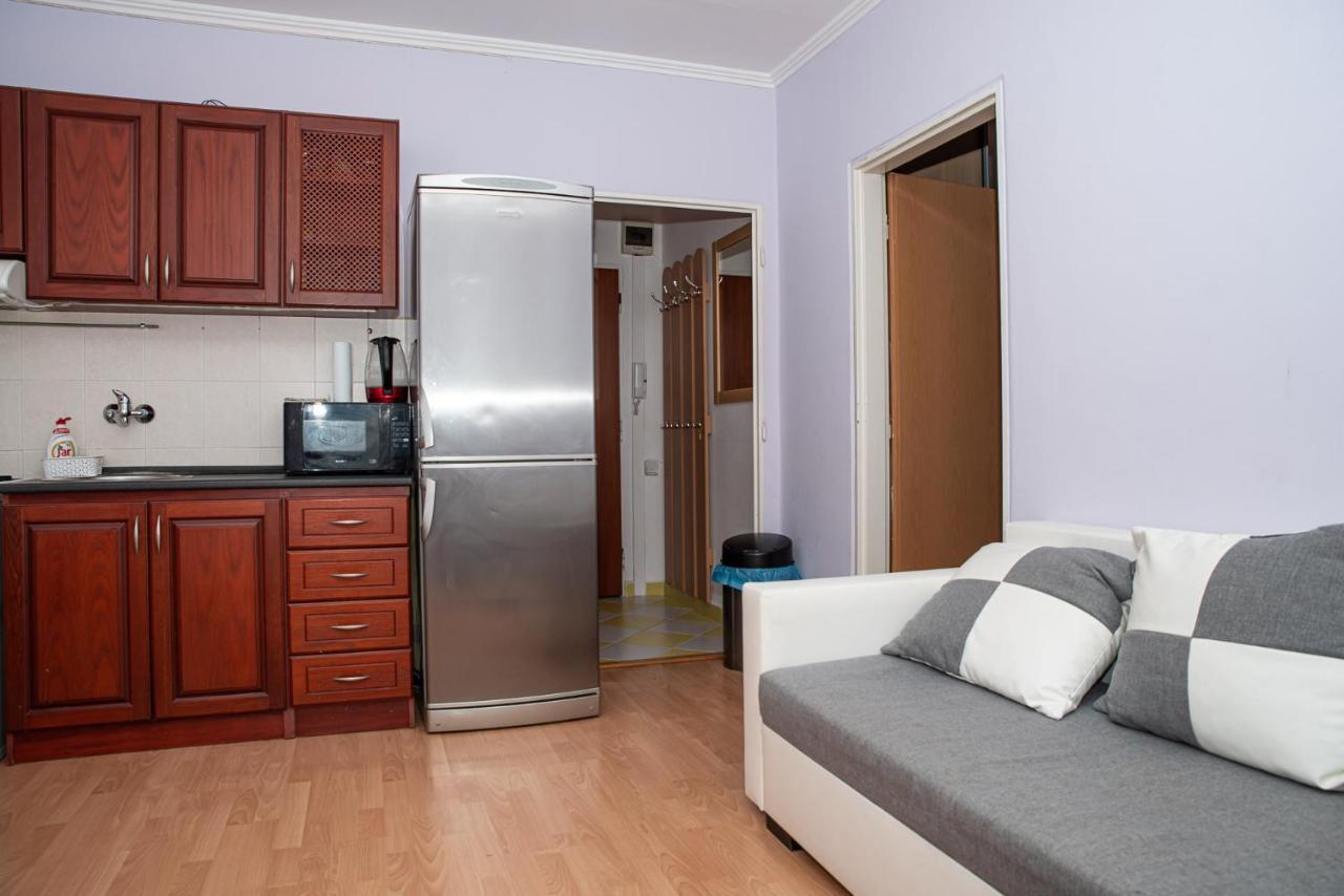 Lovely One Bedroom Apartment Nové Zámky Exteriör bild