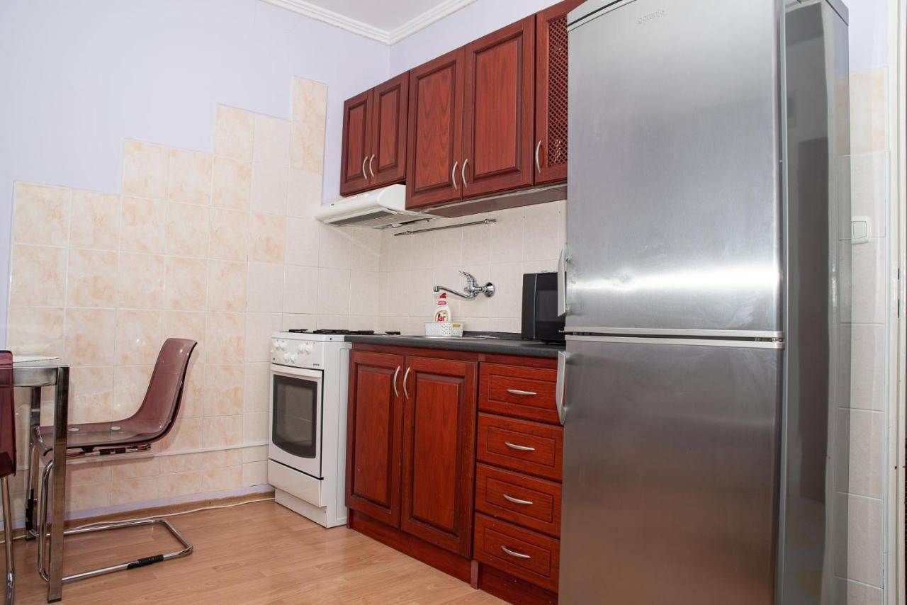 Lovely One Bedroom Apartment Nové Zámky Exteriör bild