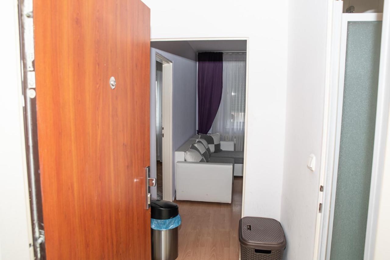 Lovely One Bedroom Apartment Nové Zámky Exteriör bild
